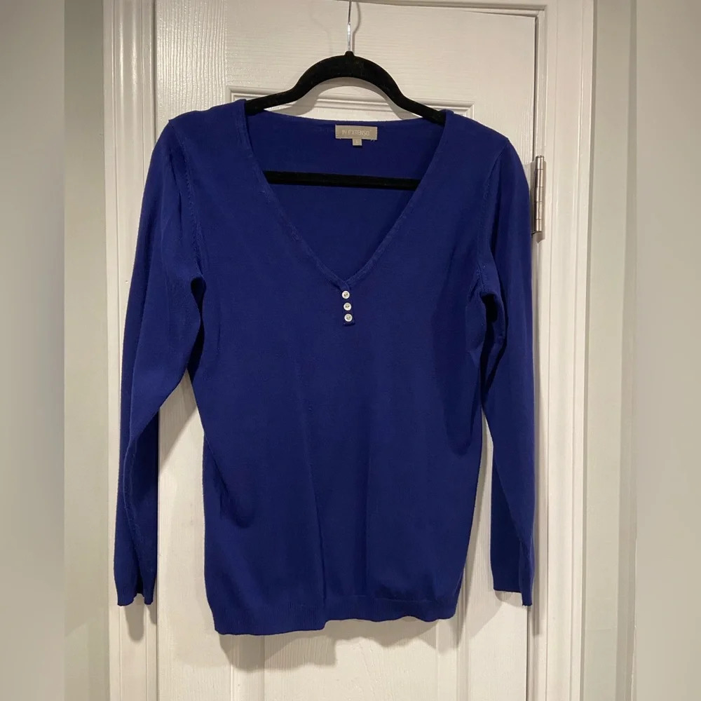 In Extenso Royal Blue Long Sleeve Knit Top Size L but runs small Like M or S.